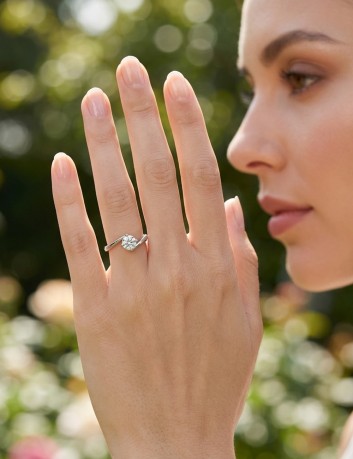 ANELLO SOLITARIO VALENTINA CT 0,45