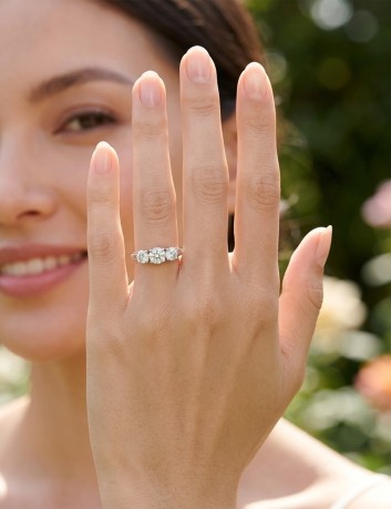 ANELLO TRILOGY 3 diamanti  CT 1,05