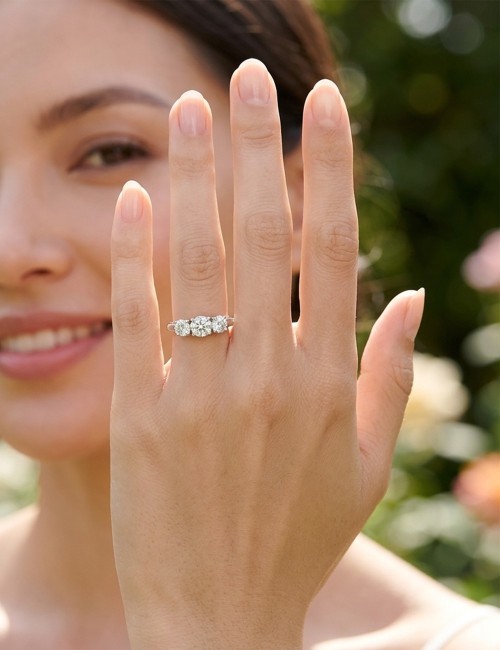 ANELLO TRILOGY 3 diamanti  CT 1,05
